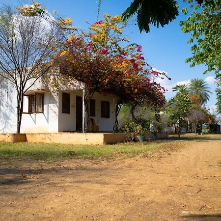 The Mountain Retreat Hotel Tiruvannāmalai Екстериор снимка